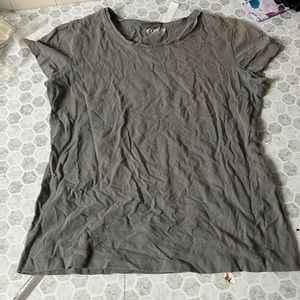 Cato Large Gray Short Sleeve ScoopNeck T Shirt